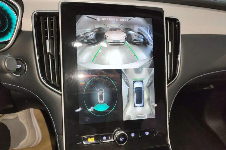 Used Rising ER6 2020 620 km Smart Edition Audio And AC Panel