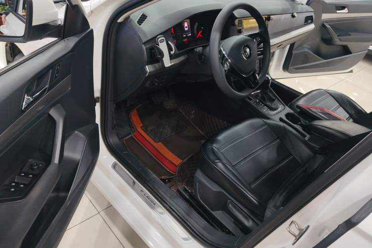 Used Volkswagen Lavida Pure Electric 2019 Enjoyment Edition Interior 3