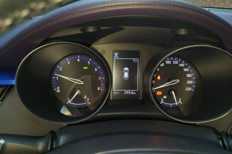 Used Toyota C-HR 2018 2.0L Leading with Sunroof China VI Standard