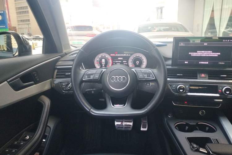 Used Audi A4L 2022 40 TFSI Luxury Dynamic Model Steering Wheel