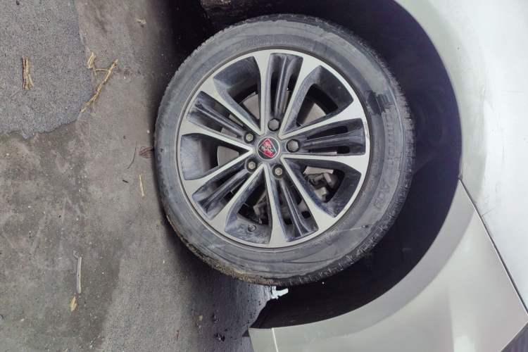 Used Roewe i6 New Energy 2019 PLUS 50T 4G Connected Glory Luxury Edition
