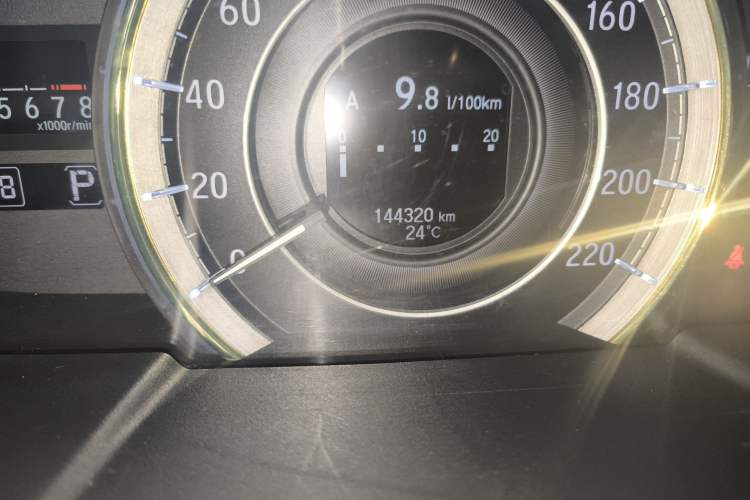 Used Honda Elysion 2016 2.4L Supreme Edition Odometer Close Up