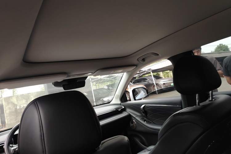 Used AION V 2024 Aion Tyrannosaurus 650 LiDAR Edition Headliner