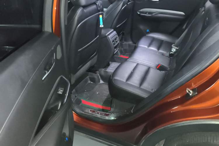 Used Cadillac XT4 2018 28T Two-Wheel Drive Leading Version
