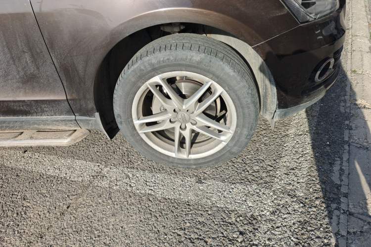 Used Audi Q5 2016 40 TFSI Comfort Model Right Front Wheel Hub