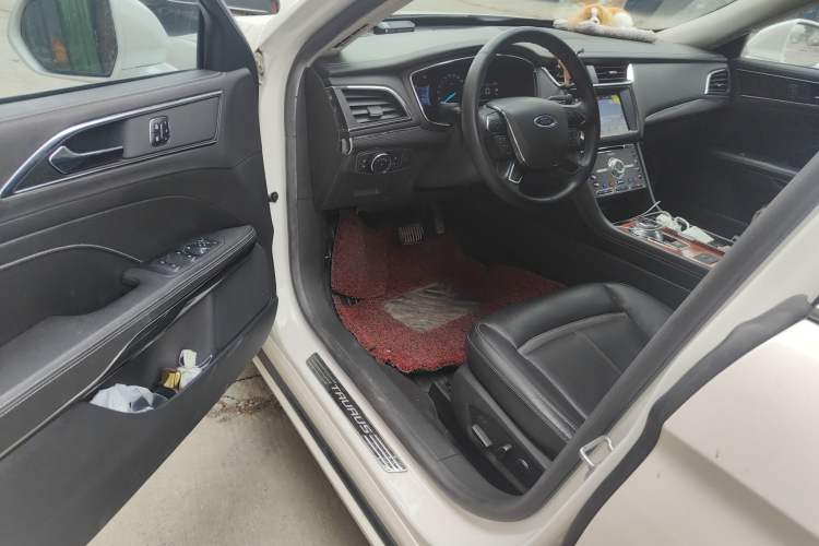 Used Ford Taurus 2017 EcoBoost 245 Luxury Model
