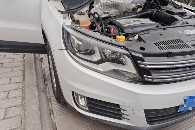 Used Volkswagen Tiguan 2013 1.8TSI Manual Two-Wheel Drive Trend Edition Right Front Headlight