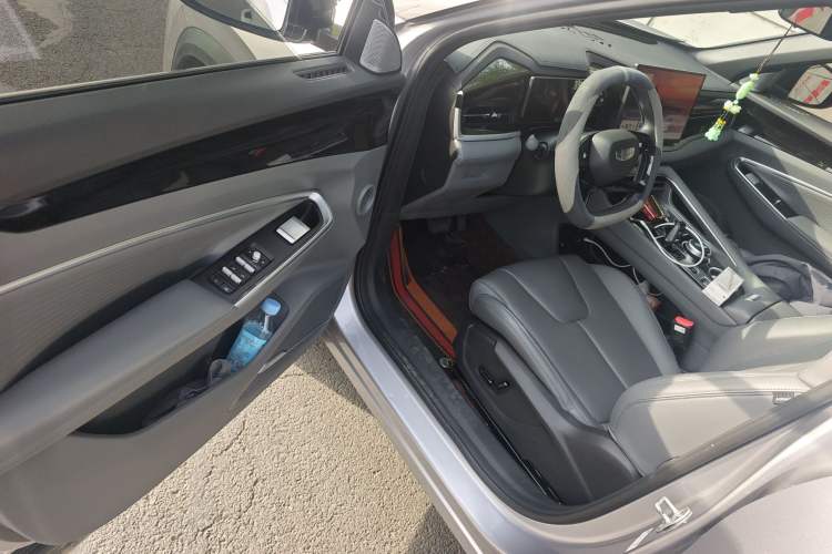 Used Geely Auto Emgrand X7 Sport 2026 Model 1.5TD Aspirational