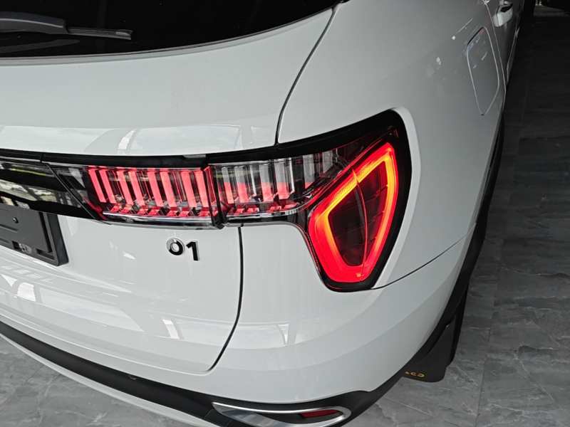 Used Lynk & Co 01 2017 2.0T Two-Wheel Drive Pro Edition — 7