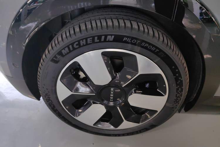 Used Zeekr MIX 2025 Intelligent Driving Version
