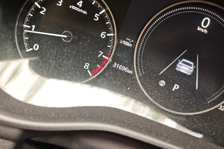 Used Mazda 3 Axela 2020 2.0L Automatic Zhiya Edition Odometer Close Up