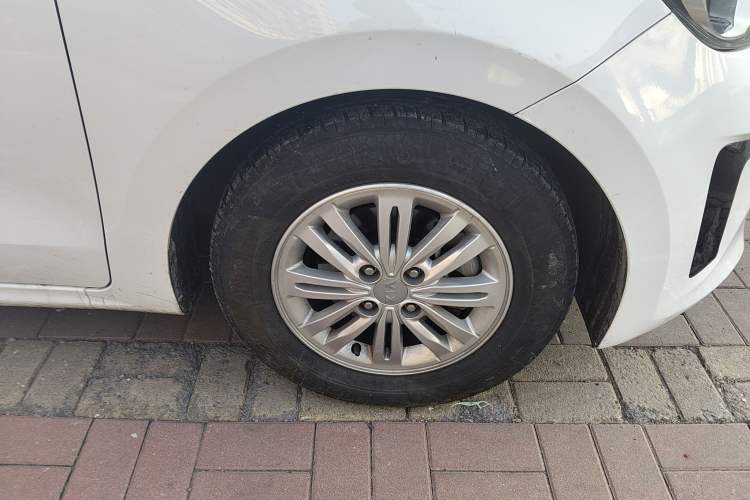 Used Kia Pegas 2019 1.4L Manual Value Edition National VI Standard Right Front Wheel Hub