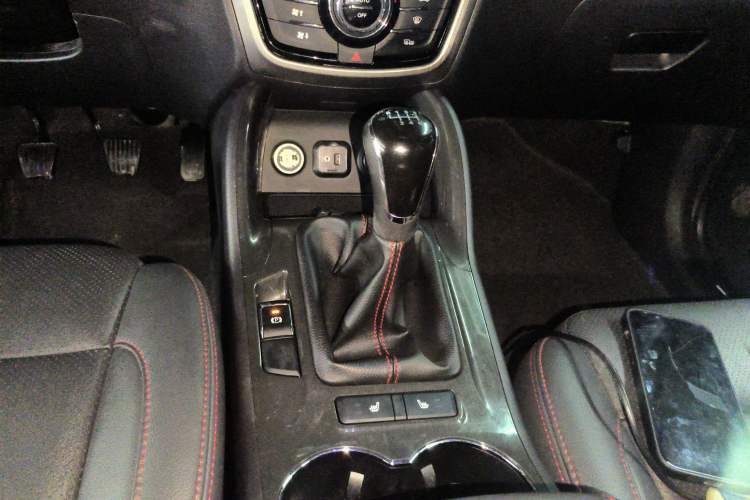 Used CHANGAN CS75 2017 Shangkui Edition 1.5T Manual Luxury Model Gear Lever