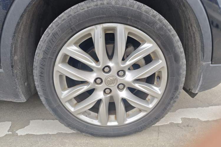 Used Buick Envision 2020 Encore S 652T Two-Wheel Drive Luxury Model
