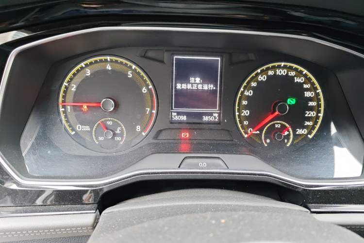 Used Volkswagen Sagitar 2020 200TSI DSG Comfort Version China VI Standard Odometer Close Up