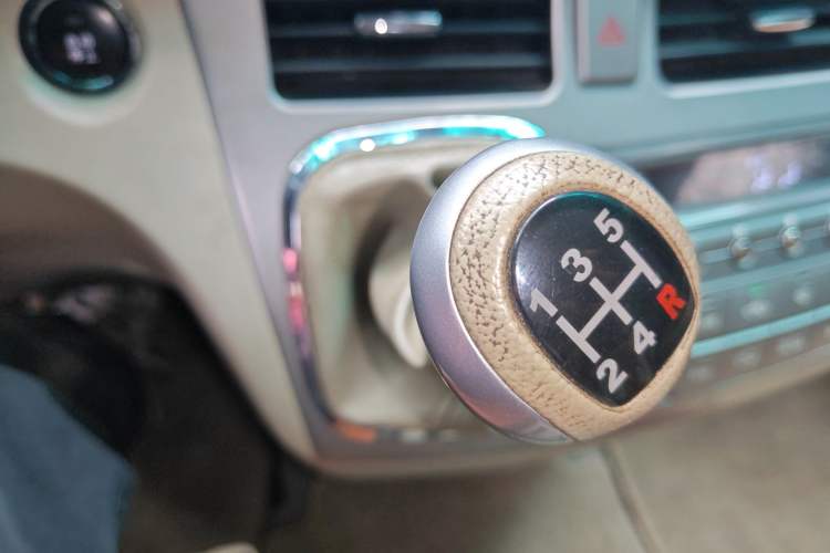 Used BYD M6 2013 2.0L Manual Comfort Edition