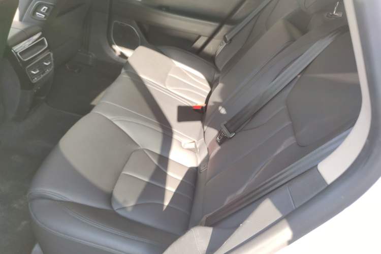 Used Geely Auto Emgrand GT 2017 1.8T Luxury Model
