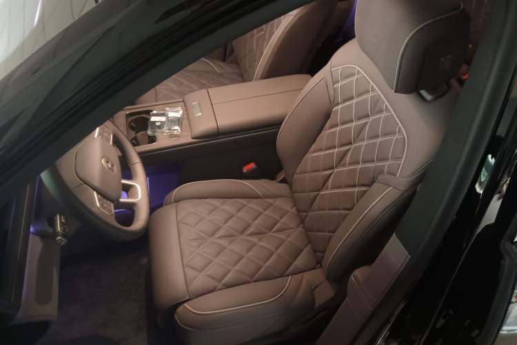 Used Nio ES8 2026 Model 6-seat Executive Luxury Edition Left Front Seat