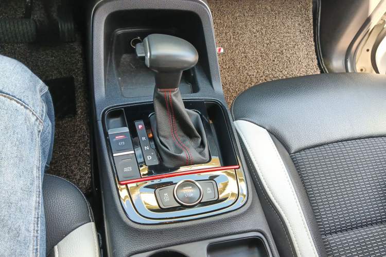 Used Qoros 5 2018 Revised 1.6T Automatic Luxury Version Gear Lever