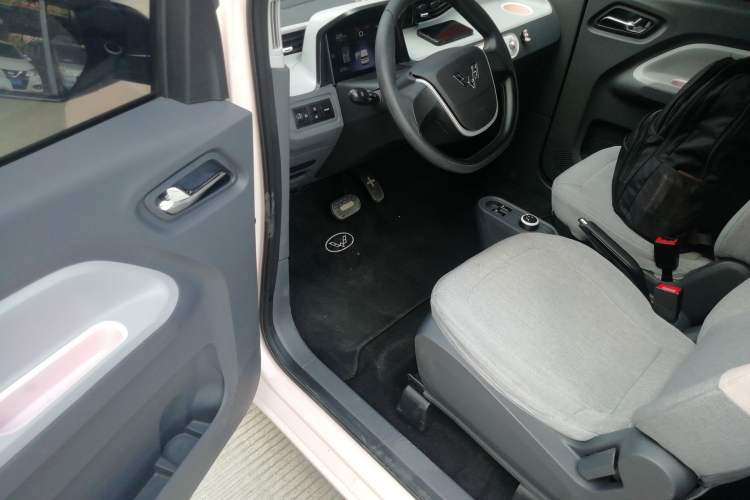 Used Wuling Hongguang MINIEV 2021 Macaron Premium Model – Lithium Iron Phosphate