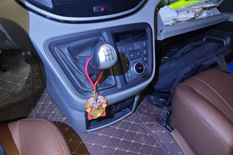 Used JAC Refine M4 2019 Business & Travel Series 2.0L Manual Comfort Model China VI