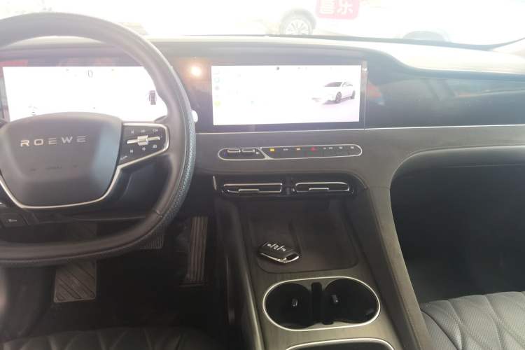 Used Roewe D7 2023 EV 510km Rear-Drive Flagship Edition Audio And AC Panel