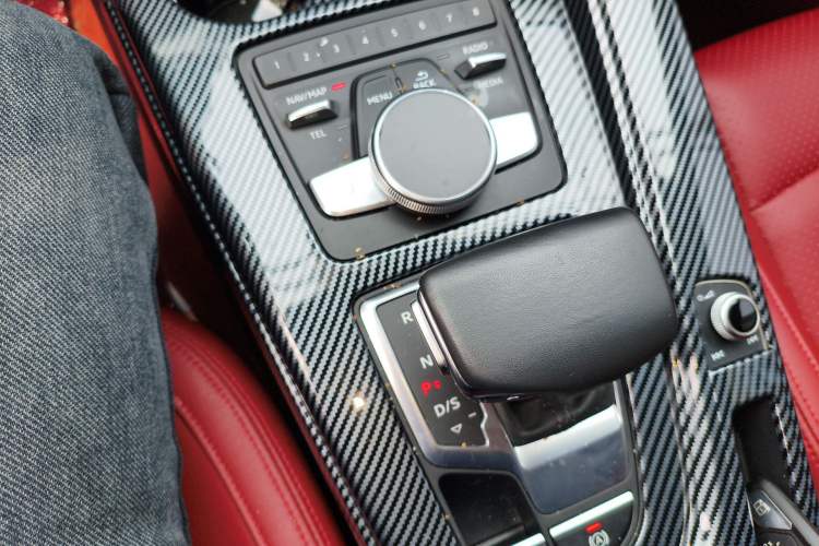 Used Audi A4L 2019 40 TFSI Fashion Version China V