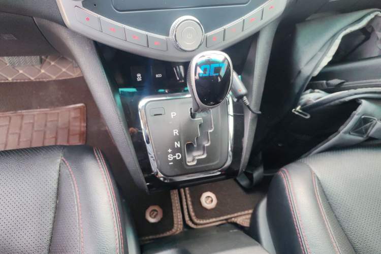 Used BYD S6 2014 2.4L Automatic Prestige 7-Seater