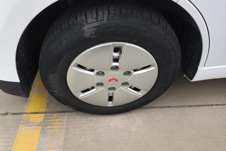 Used Wuling Yangguang 2024 300km Comfort Version with Sealed Windows 60kW