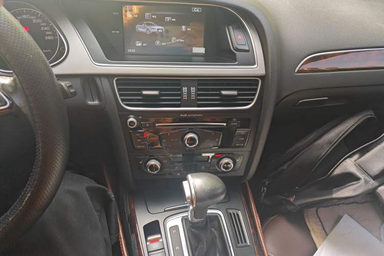 Used Audi A4L 2016 35 TFSI Collection Edition S line Comfort Model
