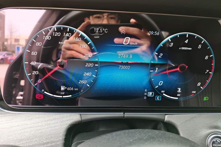 Used Mercedes-Benz CLS 2021 CLS 300 Sport Edition Odometer Close Up