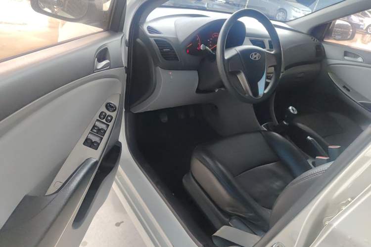 Used Hyundai Verna (older generation) 2016 1.4L Manual Smart GLS Trim
