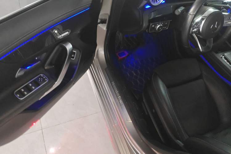 Used Mercedes-Benz A-Class 2022 Revised Version A 200 L Sport Sedan Fashionable Style