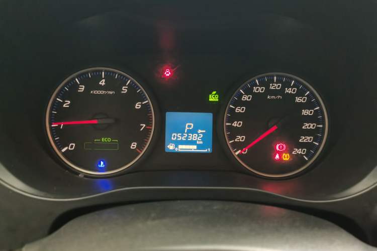 Used Mitsubishi Outlander 2018 2.0L Two-Wheel-Drive Jiale Edition 7-Seater
