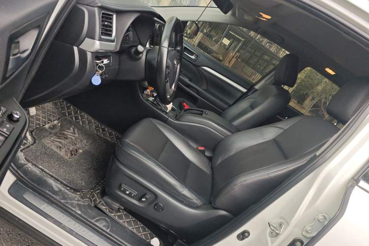 Used Toyota Highlander 2018 2.0T Four-Wheel Drive Luxury Version 7 Seats China VI Standard Left Front Seat