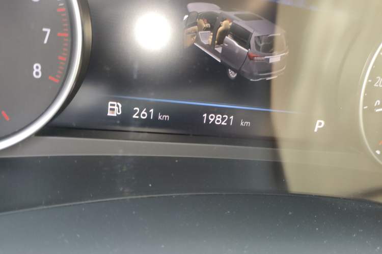 Used Buick GL8 2023 Facelifted Land Cruiser Executive Luxury Version