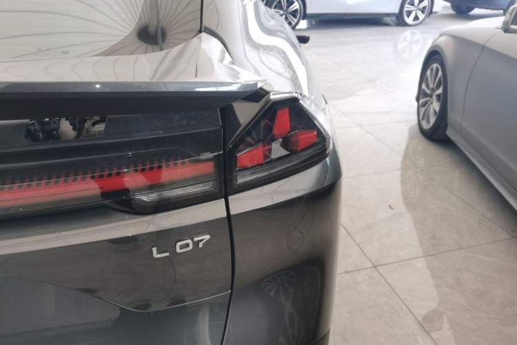 Used Deepal L07 2024 230Max Qiankun Intelligent Driving ADS SE Range-Extended Version
