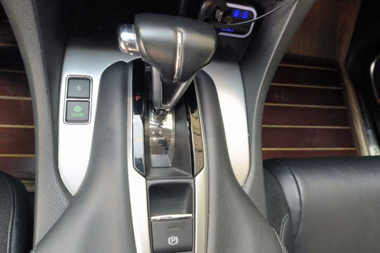 Used Honda Avancier 2017 240TURBO Two-Wheel Drive Comfort Version Gear Lever