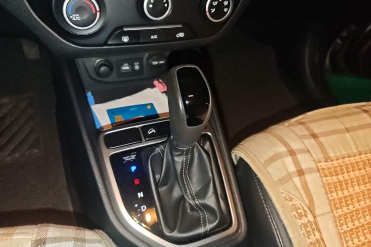 Used Hyundai ix25 2015 1.6L Automatic Two-Wheel Drive Smart GLS Trim
