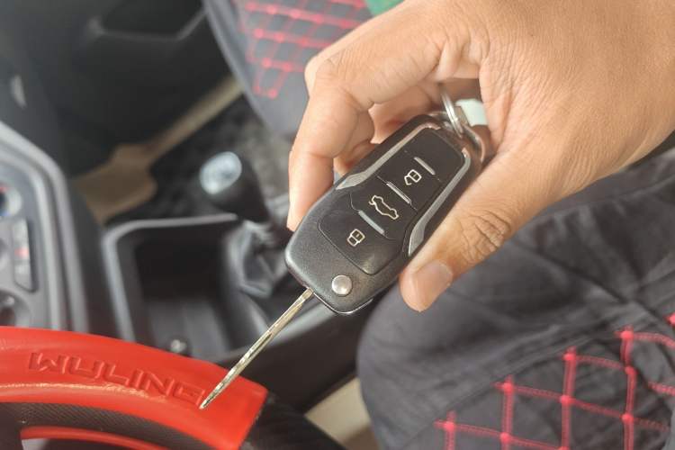 Used Wuling Hongguang V 2022 1.5L Enjoy Edition Electric-Powered LAR Vehicle Key