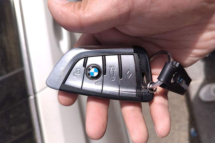 Used BMW 5 Series New Energy 2022 535Le M Sport Package Vehicle Key