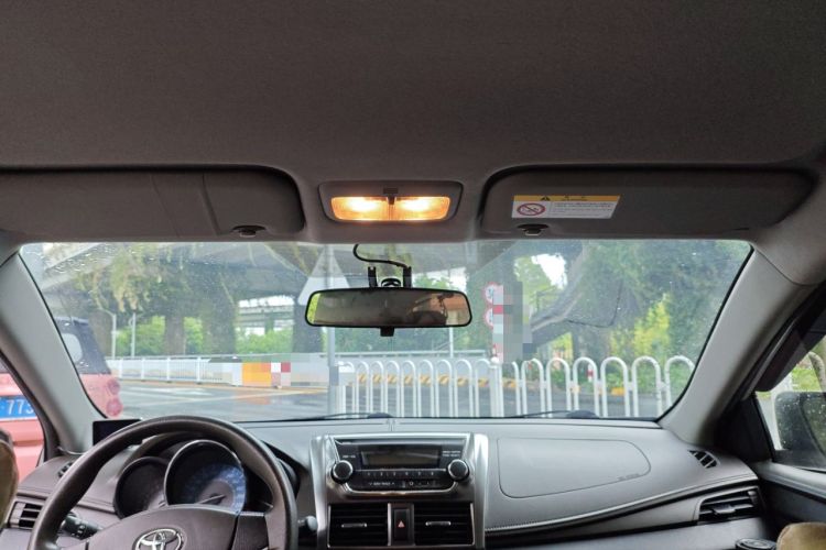 Used Toyota YARiS L Zhi Xuan 2015 1.5E Automatic Charm Edition
