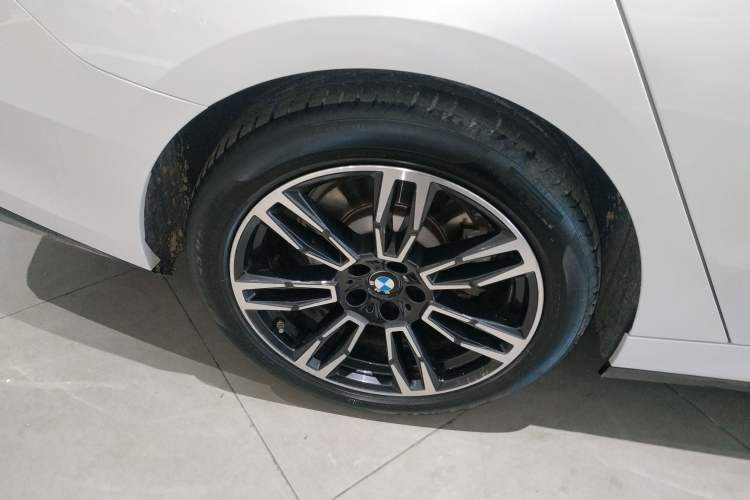 Used BMW 5 Series 2024 530Li Leading Model M Sport Package Exterior 5