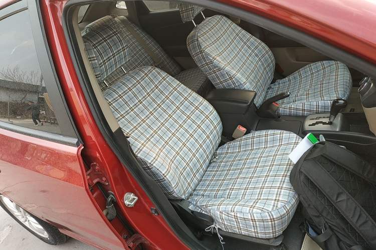 Used Hyundai Celesta 2015 1.6L Automatic Comfort Model
