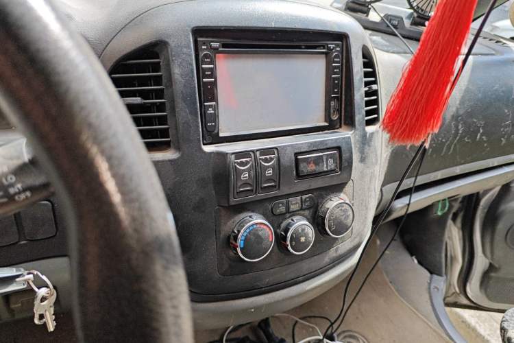 Used FORTHING Lingzhi 2012 Commercial Version 1.6L Base Model
