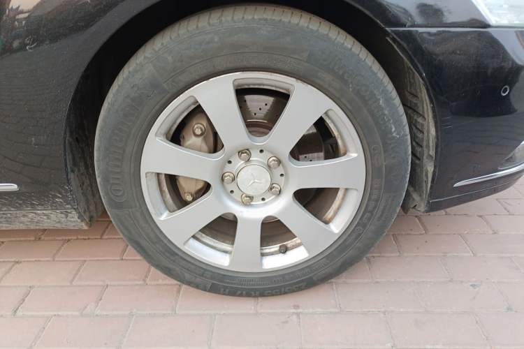 Used Mercedes-Benz S-Class 2012 S 300 L Business Standard Model Right Front Wheel Hub