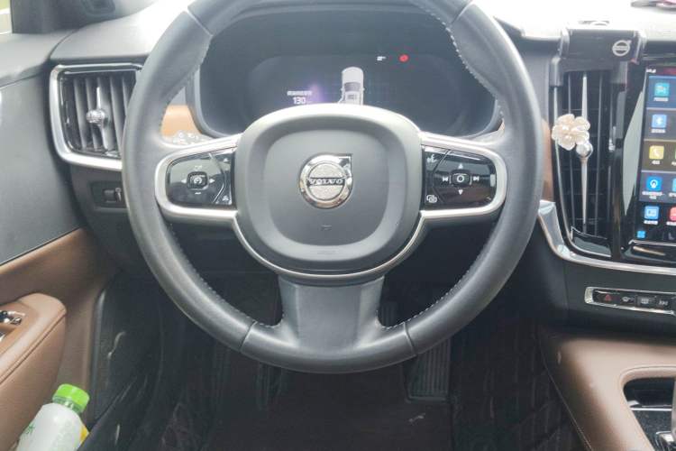 Used Volvo S90 2022 B5 Zhiyi Luxury Edition Steering Wheel