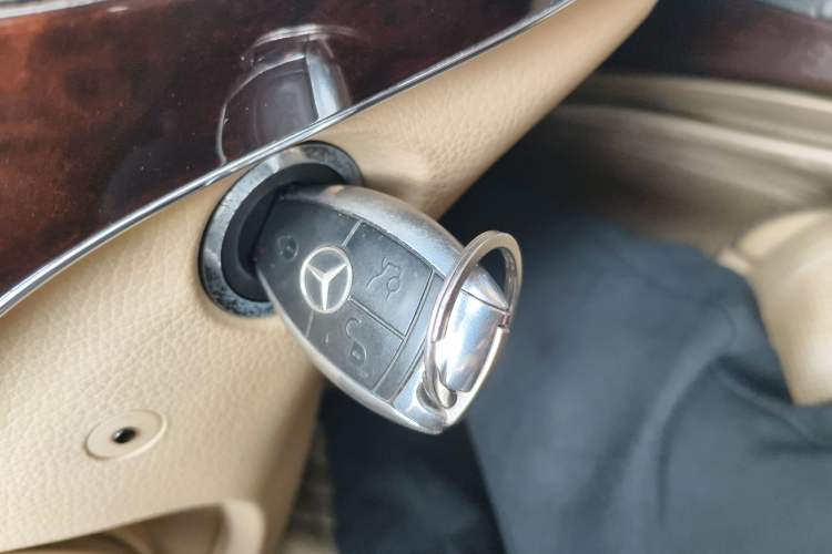 Used Mercedes-Benz S-Class  Vehicle Key