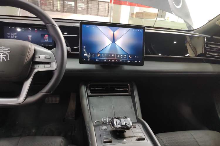 Used BYD Qin L 2025 DM-i Smart Drive 120KM Superior Model