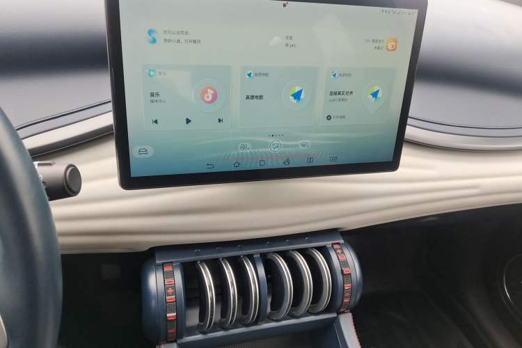 Used BYD Yuan PLUS 2022 510 km Flagship Version Audio And AC Panel